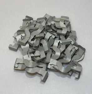 Stck 50 Nvent Caddy K8 KON Clip 1/2 EMT Leitung auf 1/4" & kleinerer Stabflansch - Bild 1 von 8