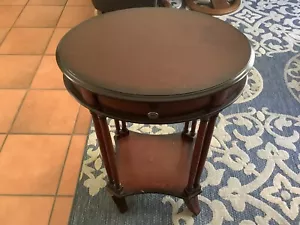 2006 Bombay Company Oval Drawer Wood Side Table Style - Picture 1 of 6