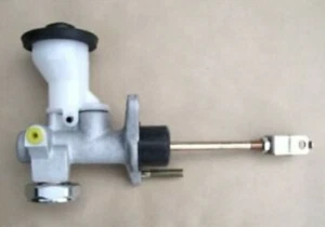TOYOTA Genuine OEM LandCruiser 70 HZJ78 Clutch Master Cylinder ☆ 31410-60432 ☆ - Picture 1 of 4