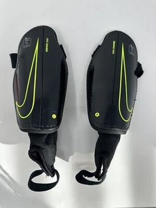 Paar Nike Charge schwarz und neongrün Fußball Schienbeinschoner 56323 Unisex - Bild 1 von 9