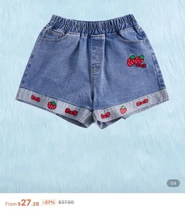Hello Kitty themed shorts Size M Preowned - Picture 1 of 2