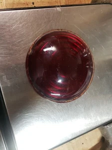 1930s 1940s RED GLASS BRAKE TAIL LIGHT RAILROAD SIGNAL LANTERN LENS 323 VINTAGE - Picture 1 of 7