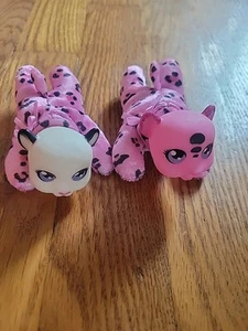 Peluche Kitty Safari Surprise Bianca Rosa Leopardo 2 Gattini Just Play Giocattolo Morbido - Foto 1 di 4