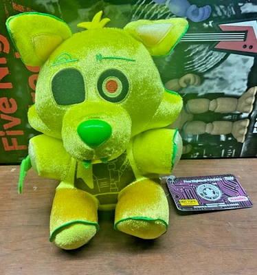 Peluche Funko Five Nights At Freddys FNAF NUEVO CON ETIQUETAS Radio Active Foxy Hot Topic Foto 1 de 3