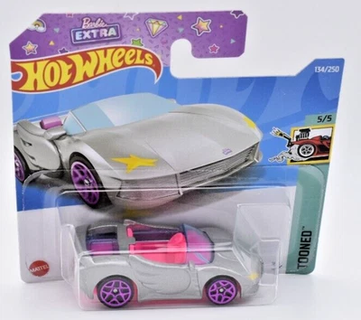 Hot Wheels 134/2022 Barbie Extra argento. Tooned. carta corta. 134/250 - Immagine 1 di 2