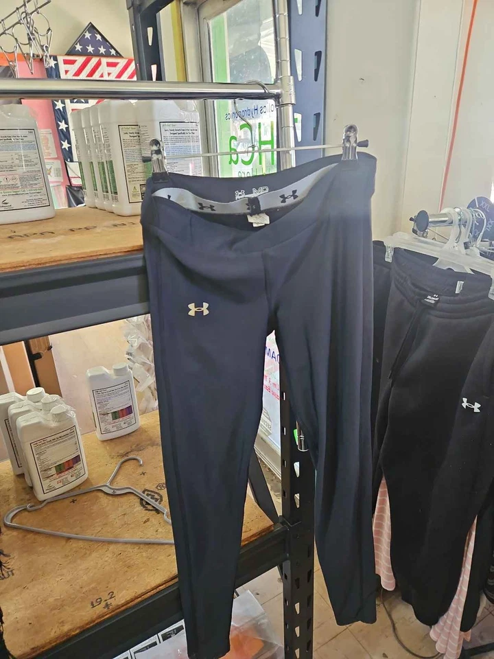 Under Armour Womens MD HeatGear Compression Leggings Black used - Image 1 of 1