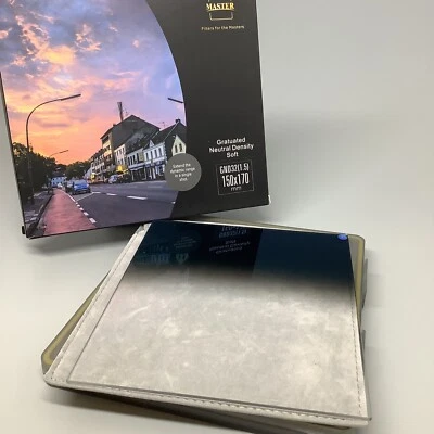 Benro Master 150x170mm 5-stop (GND32 1.5) Soft Graduated Neutral Density Filter - Image 1 of 4