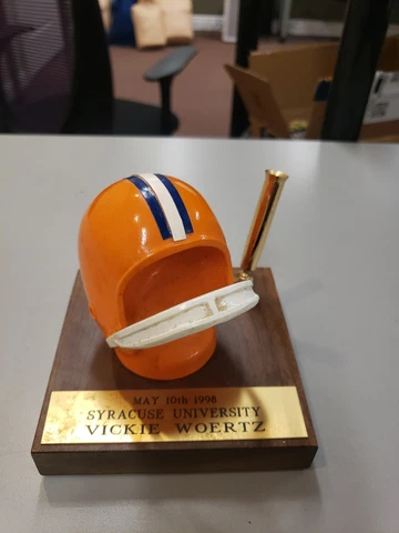 1998 NCAA SYRACUSE UNIVERSITY ORANGEMEN METAL FOOTBALL HELMET DESK PEN HOLDER Cover