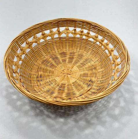 Vintage Wicker Basket Round Brown Small Hand Woven 9.5in x 9.5in x 3.5in Cover