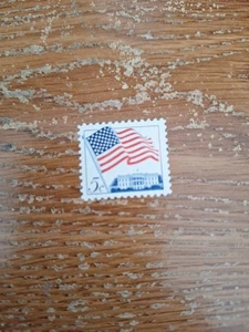 1962 US Stamp Scott #1208 - 5 Cent - Flag Issue - MNH - Picture 1 of 2