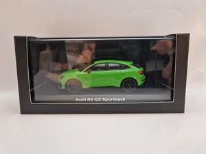 Minichamps 1:43 Audi RS Q3 Sportback Kyalami Green EMBALAJE ORIGINAL RARO RARO - Imagen 1 de 4