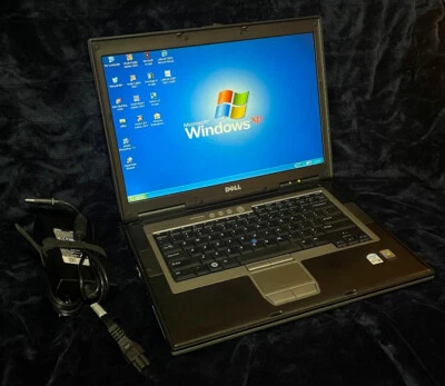 Complete Dell Latitude D820 15.4"/1.83GHz/4GB/320GB HDD/WIFI/SERIAL DSUB/XP PRO - Image 1 of 4