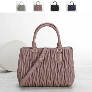 Pequeño Bolso sin asas acolchado de piel de oveja Bolso de mano Bolso de hombro de moda - Imagen 1 de 14