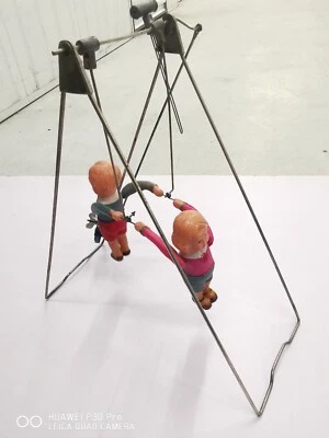 ancien jouet en tôle balançoire manège ultra rare INTROUVABLE!!  - Photo 1/4