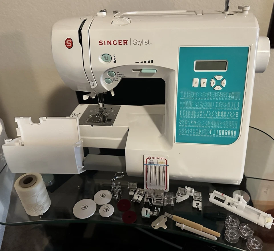 Singer Stylist 7258 never used In Brand New Condition with Original Box. - Image 1 of 4