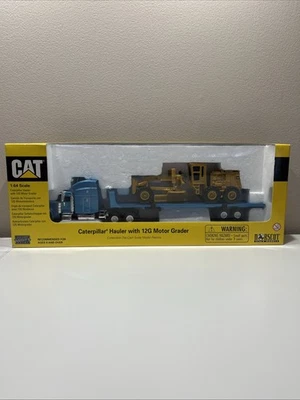 Norscot Caterpillar Cat Hauler With 12G Motor Grader 1:64 Die-Cast Model 55083 - Image 1 of 4
