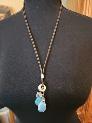 Collar Iridiscente Cookie Lee Foto 1 de 3