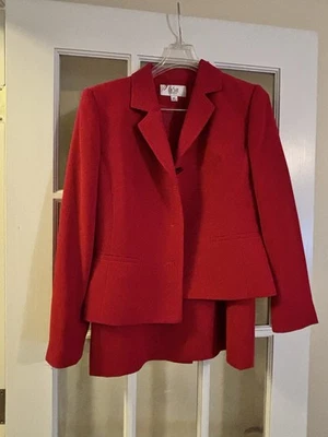 Le Suit Vintage Red Maroon Classic Skirt & Blazer Set Petite Size 6 - Image 1 of 4