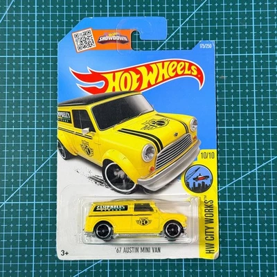 Hot Wheels - мини-фургон Austin 67 Campbell Garage желтый - 175 HW City Works - Изображение 1 из 3