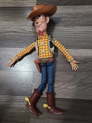 "Muñeca de colección Disney Pixar Thinkway Toy Story Woody Pull String 15"" funciona usada en excelente estado" Foto 1 de 3