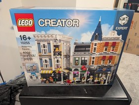 LEGO CREATOR: Assembly Square (10255)