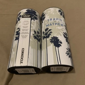 Enfriador de latas delgado Travis Mathew Corkcle Koozie aislado surf ciudad palmera 2 unidades - Imagen 1 de 5