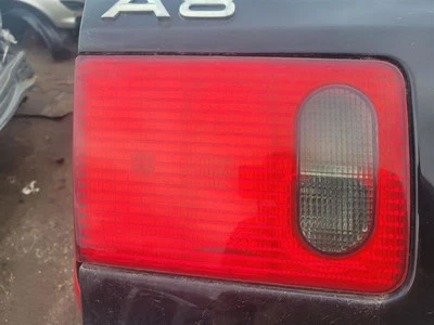 Задний фонарь для водителя модель VIN D 8-значная крышка смонтирована подходит для 97–03 AUDI A8 352645 - Изображение 1 из 4