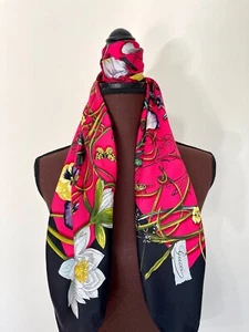 New Unisex Gucci Scarf Flora Infinity Print Hot Pink Black Border Silk Wrap - Picture 1 of 14