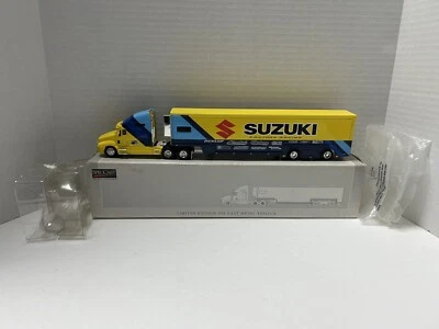 Speccast Suzuki Kenworth T2000 With Featherlite Trailer Die Cast Metal 400/1260 - Image 1 of 4