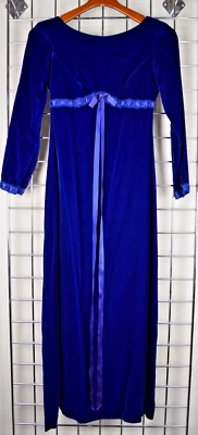 Maxi Vestido De Colección Años 70 Azul Purpúreo Terciopelo Crochet Ribete Cinta Botón Espalda S/M Foto 1 de 4