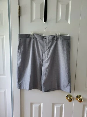 Shorts de golfe Grand Slam masculino desempenho frente plana cinza xadrez branco 42 - Imagem 1 de 4