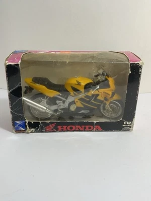 Yellow 1:12 Scale Die-cast Honda Roadrider Collection Motorcycle By Newray - Image 1 of 4