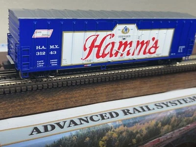HAMMS BEER 50ft INSULATED OUTSIDE POST BOX CAR - HO SCALE - " NACC " RTR NEW - Image 1 of 4