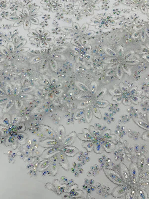 Tela de malla con diseño floral metálico bordado con lentejuelas holográficas por yarda Foto 1 de 4