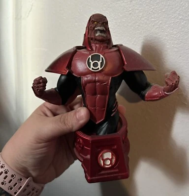 ESTATUA DE ATROCITO NOCTURNO MÁS NEGRA LINTERNA ROJA DIRECTA DE DC #515 DE 3500 Foto 1 de 2