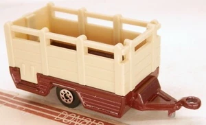 Remolque Maisto para ganado/ganado tostado/marrón 3" de largo escala 1/64 - Imagen 1 de 2