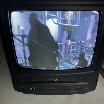 Zenith TV VCR Combo VTG 13" TVSB1320 NO Remote Works VCR NEEDS NEEDS REFURBISHED - Image 1 of 4