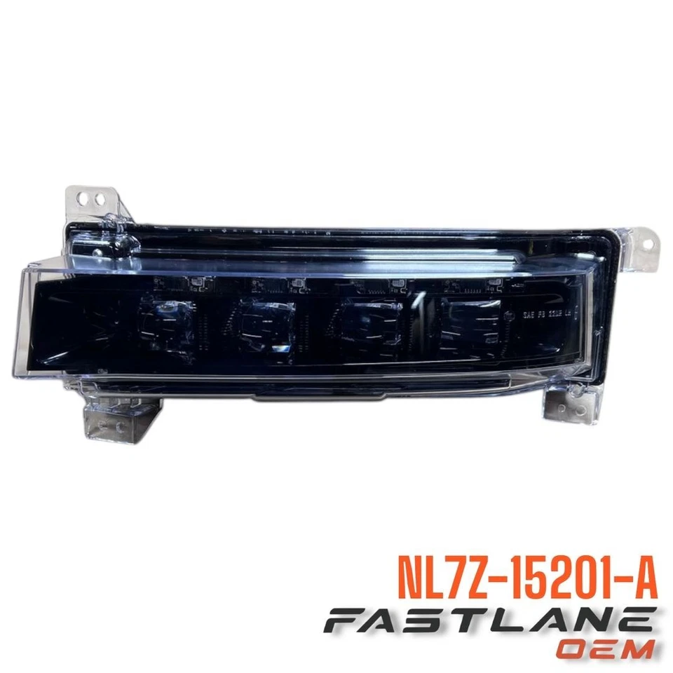 MONTAJE FARO ANTINIEBLA LINCOLN NAVIGATOR 2022-2024, IZQUIERDO NUEVO OEM NL7Z-15201-A Foto 1 de 4