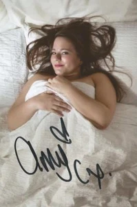 FOTO RETRATO FIRMADO DE HOLLYOAKS* AMY CONACHAN ""COURTNEY CAMPBELL"" 6x4 + certificado de autenticidad - Imagen 1 de 1