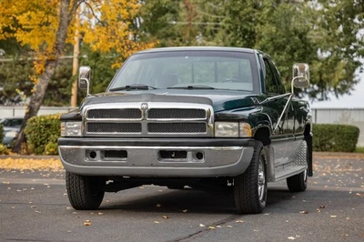 Dodge Ram 2500 SLT Laramie 1996 Foto 1 de 4