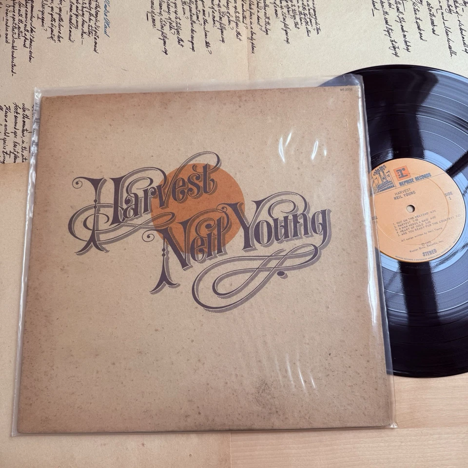 Neil Young Harvest Vinyl Original 1972 Vintage LP Reprise +Lyric Book +Sleeve! - Image 1 of 4