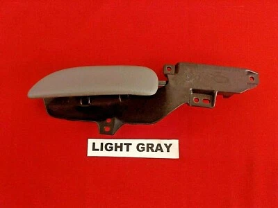 98-02 FORD F150 EXPEDITION GLOVE BOX LATCH HANDLE F250 NAVIGATOR OEM LIGHT GRAY - Image 1 of 3
