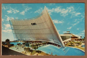General Motors Futurama Building New York Worlds Fair 1964-1965 Posted Postcard - Picture 1 of 2