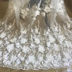 Ausverkauf Perlen Verschnürt Stickereien Hochzeit Spitze 3D Off Weiß Brautkleid - Bild 1 von 10