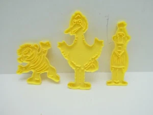 3 cortadores de galletas de colección Sesame Street Ernie Bert Big Bird - Imagen 1 de 5