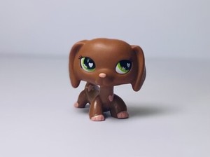 ***USED*** Authentic Littlest Pet Shop Brown Dachshund Green Eyes LPS #556