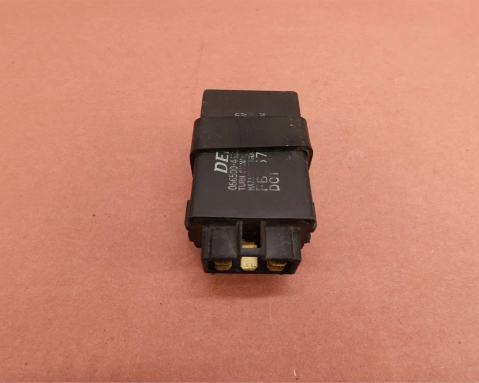 1996-2008 KAWASAKI VULCAN 1500 VN1500E Flasher Relay Turn Signal Relay - Image 1 of 4