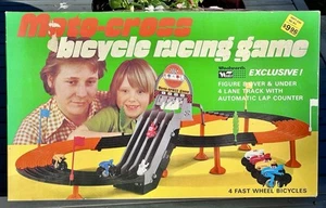 VINTAGE 1970er MOTO CROSS FAHRRAD RENNSPIEL BATTER OP BIKE RENNBAHN IN BOX - Bild 1 von 18