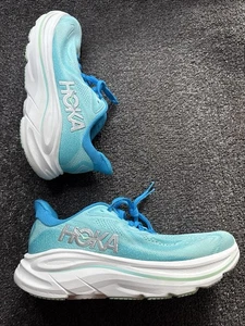 Zapatos para correr Hoka one Clifton 10 para mujer talla 7 B azul cielo/azul cielo’ - Imagen 1 de 18
