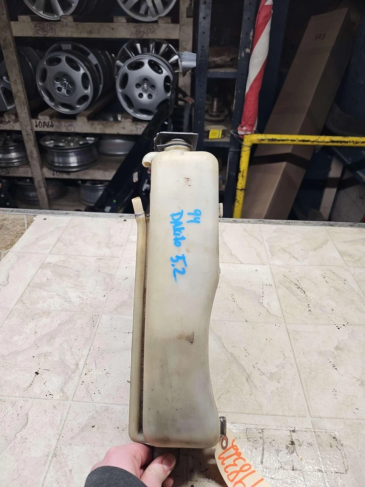 1994-1996 DODGE DAKOTA RADIATOR COOLANT RECOVERY RESERVOIR BOTTLE ID-52027777 - Изображение 1 из 4